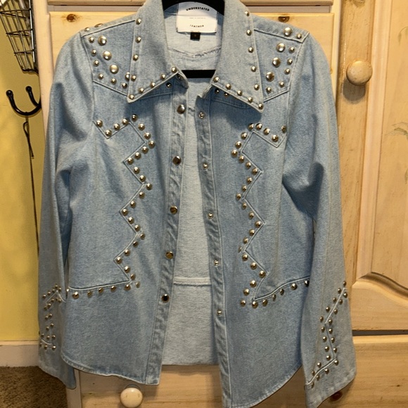 Understated Leather Bluegrass Shirt - Picture 9 of 10